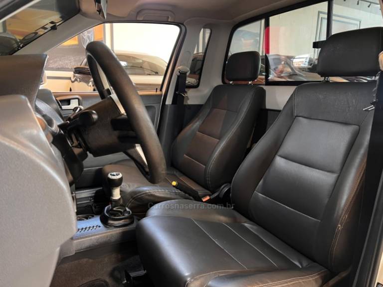VOLKSWAGEN - SAVEIRO - 2009/2009 - Branca - R$ 51.900,00