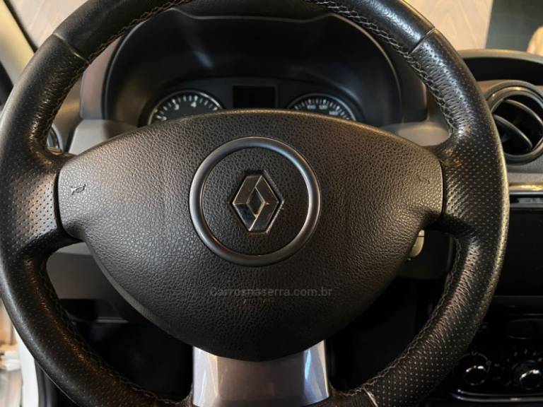 RENAULT - DUSTER - 2012/2013 - Branca - R$ 55.900,00