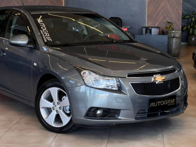 CHEVROLET - CRUZE - 2013/2013 - Cinza - R$ 57.900,00