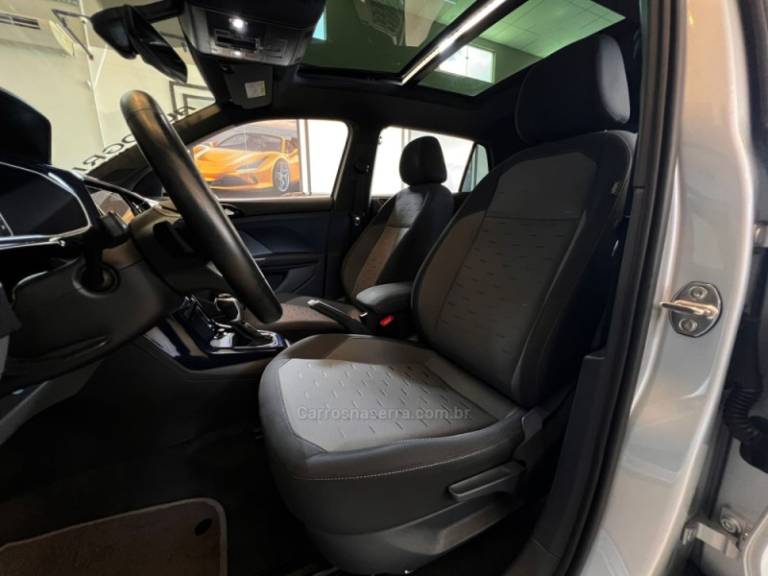 VOLKSWAGEN - T-CROSS - 2021/2022 - Prata - R$ 109.900,00