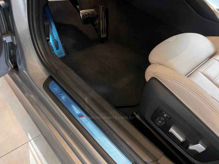 BMW - 320I - 2022/2023 - Cinza - R$ 319.900,00