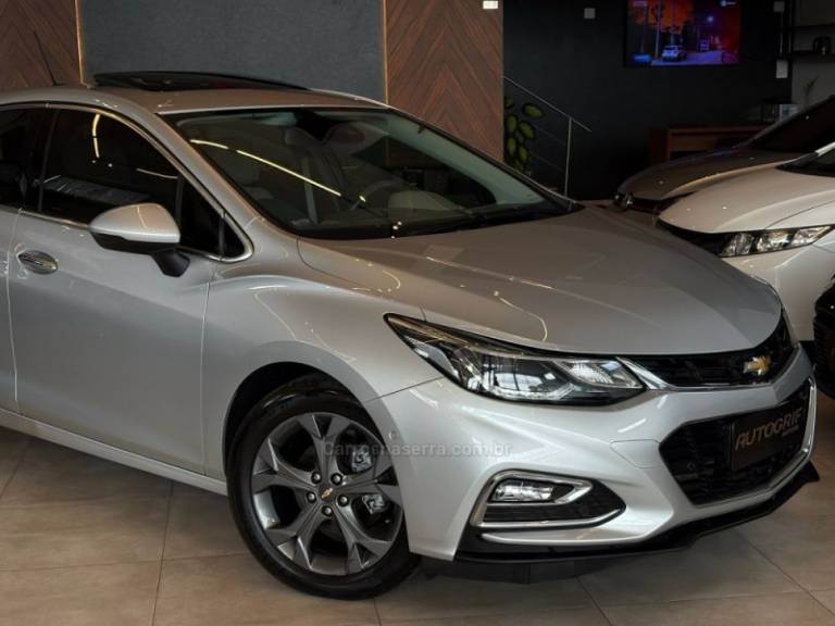 CHEVROLET - CRUZE - 2018/2018 - Prata - R$ 97.900,00