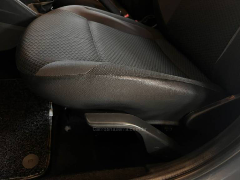 VOLKSWAGEN - VOYAGE - 2018/2019 - Cinza - R$ 51.900,00