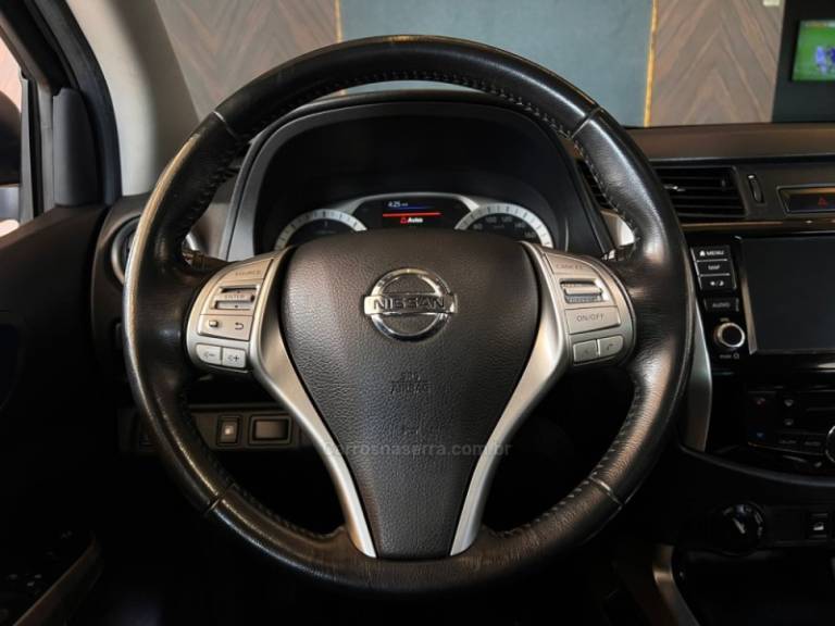 NISSAN - FRONTIER - 2019/2019 - Prata - R$ 139.900,00