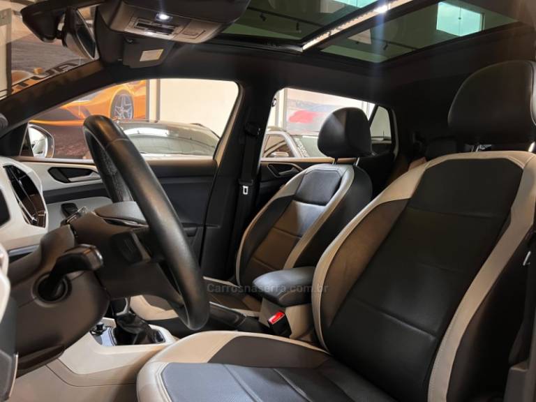 VOLKSWAGEN - T-CROSS - 2021/2021 - Branca - R$ 121.900,00
