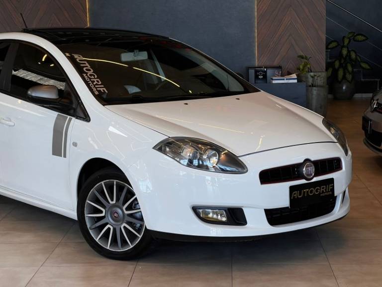 FIAT - BRAVO - 2012/2013 - Branca - R$ 44.900,00