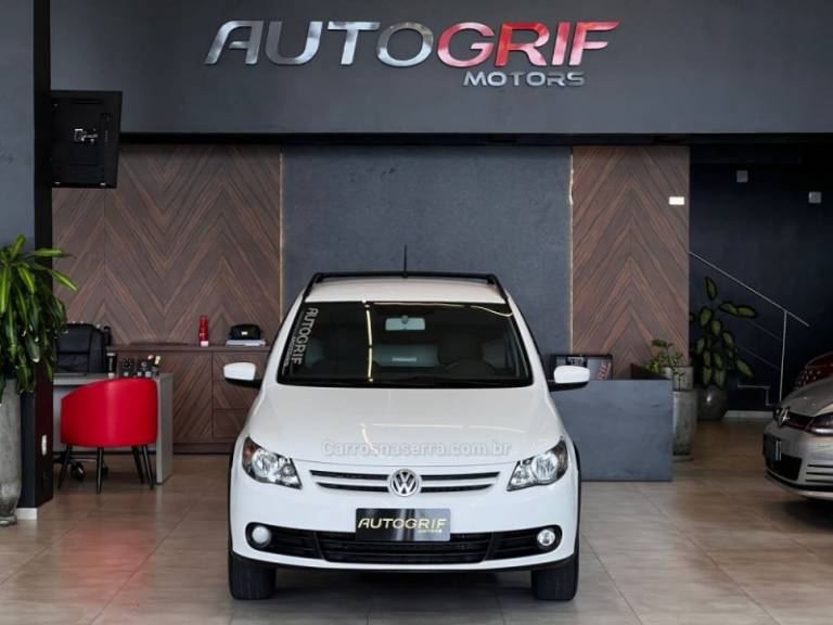 VOLKSWAGEN - SAVEIRO - 2012/2012 - Branca - R$ 48.900,00