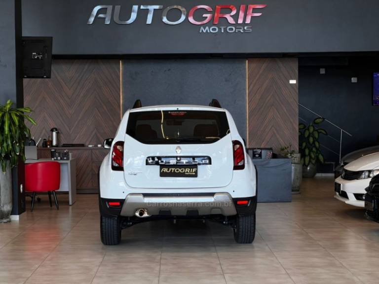 RENAULT - DUSTER - 2019/2020 - Branca - R$ 75.900,00