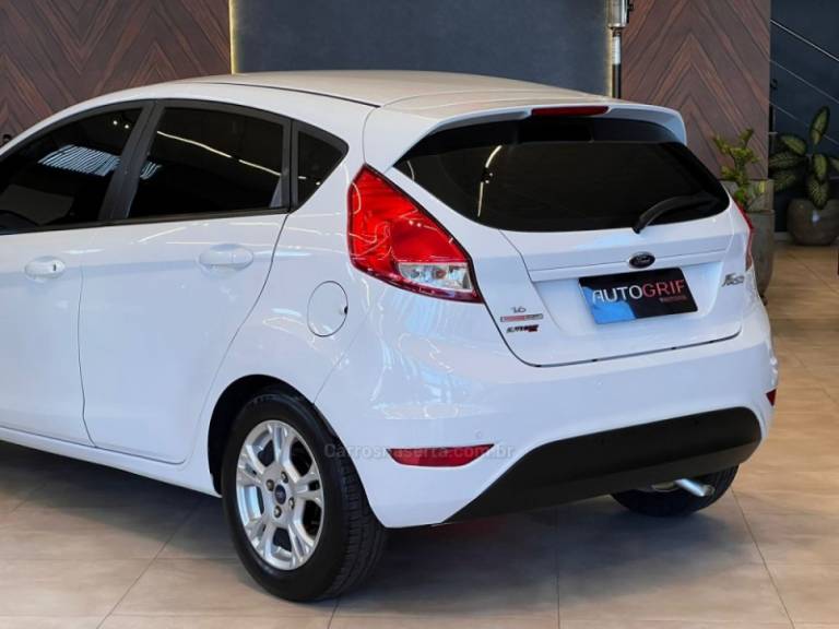 FORD - FIESTA - 2014/2014 - Branca - R$ 41.900,00