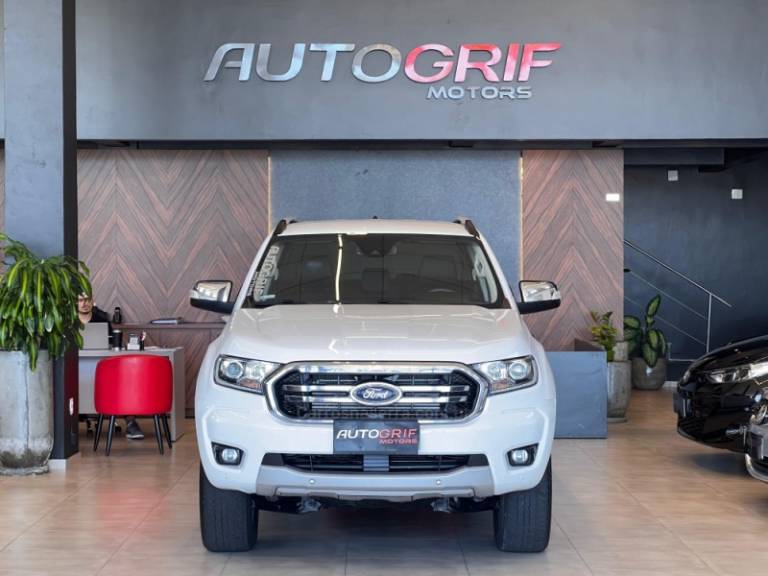 FORD - RANGER - 2021/2021 - Branca - R$ 184.900,00