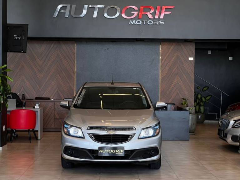 CHEVROLET - PRISMA - 2015/2015 - Prata - R$ 51.900,00