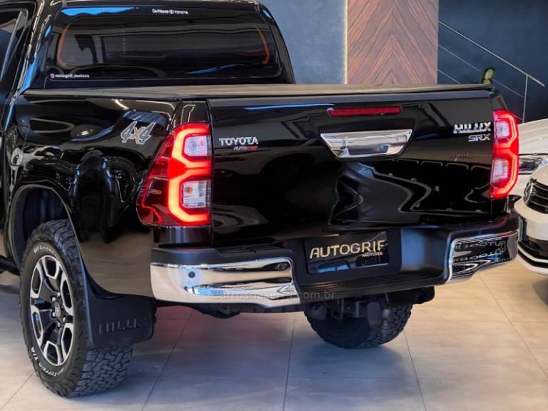 TOYOTA - HILUX - 2021/2021 - Preta - R$ 239.900,00