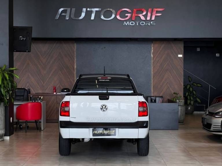 VOLKSWAGEN - SAVEIRO - 2012/2012 - Branca - R$ 48.900,00