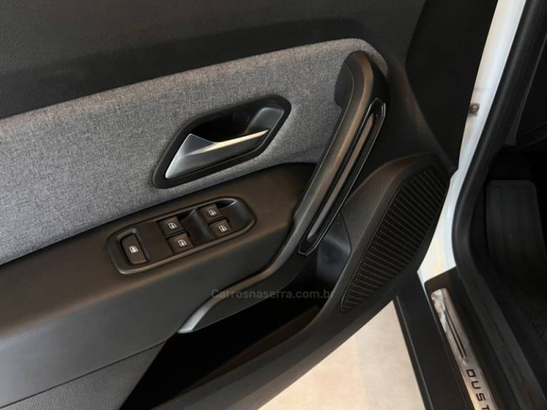 RENAULT - DUSTER - 2024/2024 - Branca - R$ 109.900,00