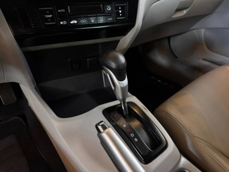 HONDA - CIVIC - 2016/2016 - Branca - R$ 81.900,00