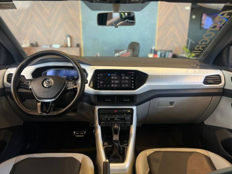 VOLKSWAGEN - T-CROSS - 2021/2021 - Cinza - R$ 121.900,00