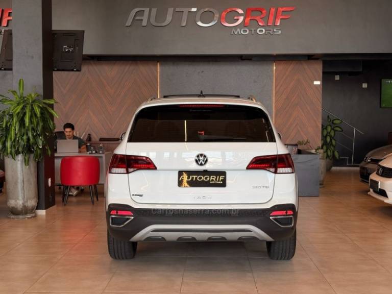 VOLKSWAGEN - TAOS - 2021/2022 - Branca - R$ 143.900,00