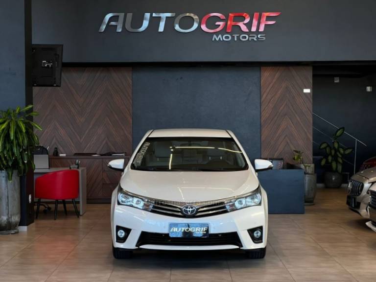 TOYOTA - COROLLA - 2015/2015 - Branca - R$ 88.900,00