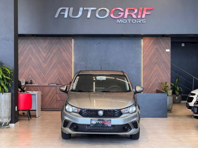 FIAT - ARGO - 2018/2019 - Prata - R$ 55.900,00