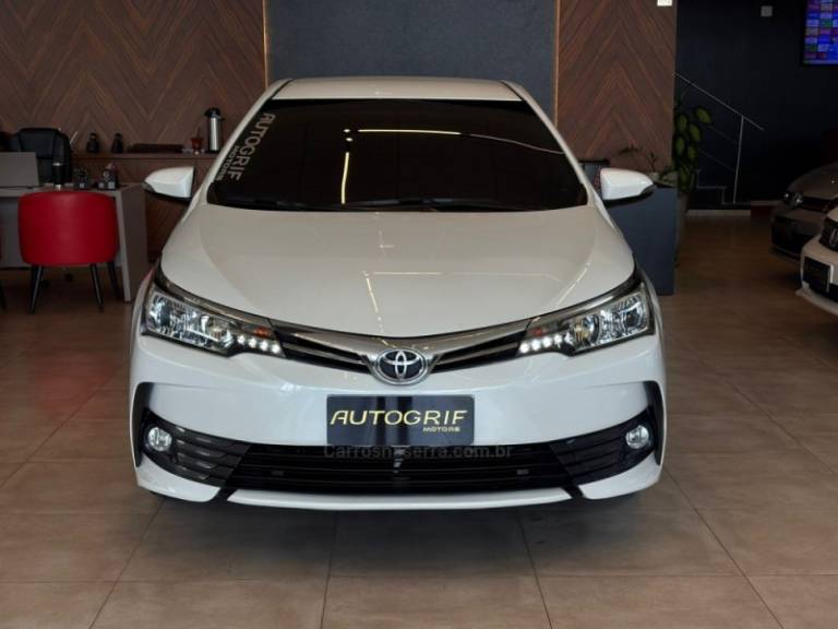 TOYOTA - COROLLA - 2019/2019 - Branca - R$ 105.900,00