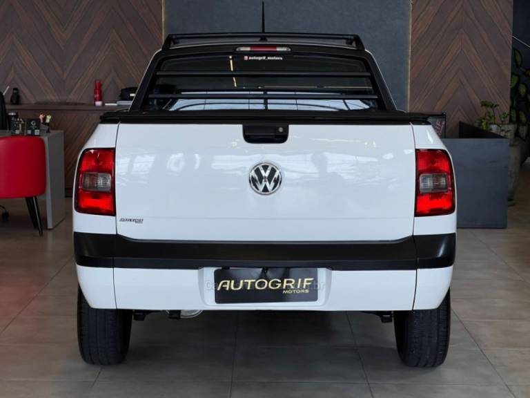 VOLKSWAGEN - SAVEIRO - 2012/2012 - Branca - R$ 48.900,00