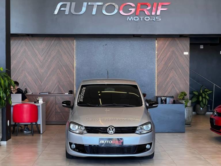 VOLKSWAGEN - FOX - 2012/2012 - Prata - R$ 38.900,00