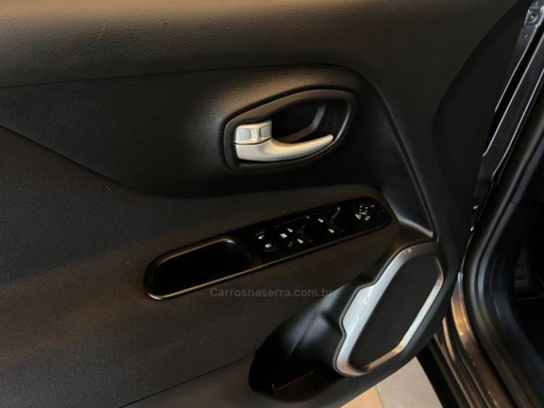 JEEP - RENEGADE - 2023/2024 - Cinza - R$ 108.900,00